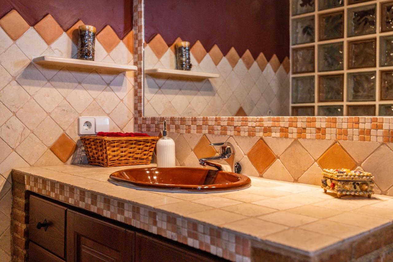 Villa Estilo Mediterranea Con Piscina, Jardin, Bbq Y Jacuzzi - Villa Bel Air Real Estepona Ngoại thất bức ảnh
